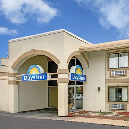 Days Inn By Wyndham Bloomington West Zewnętrze zdjęcie