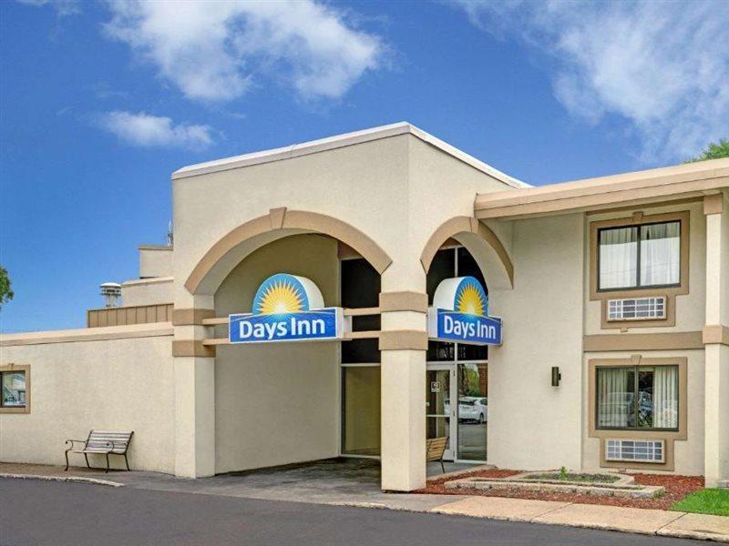 Days Inn By Wyndham Bloomington West Zewnętrze zdjęcie