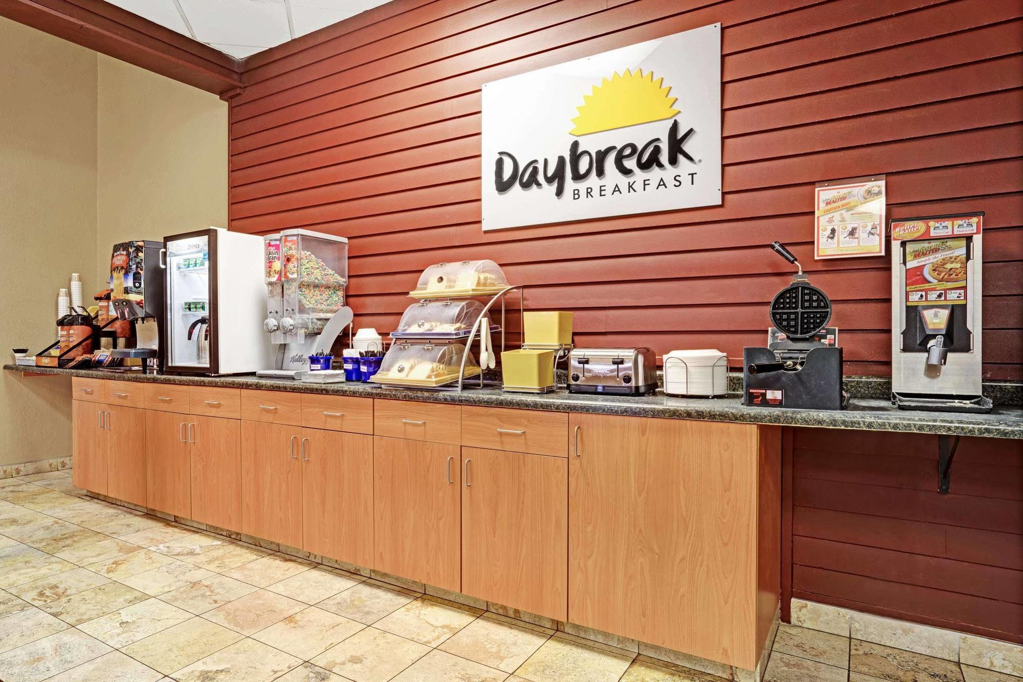 Days Inn By Wyndham Bloomington West Zewnętrze zdjęcie